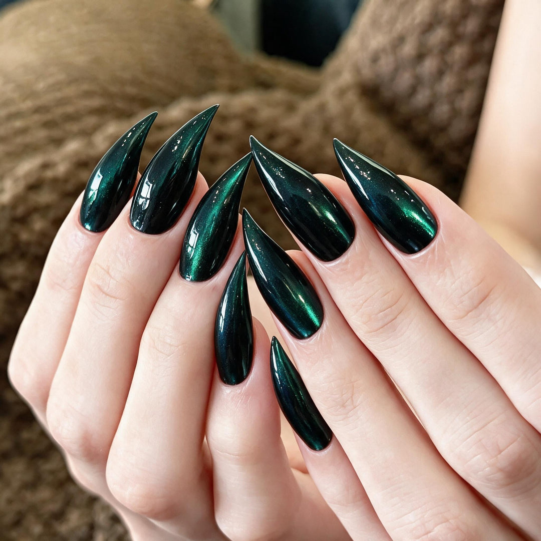 Künstlerisches Stiletto Press-On Nagelset mit glänzendem Finish Karnz