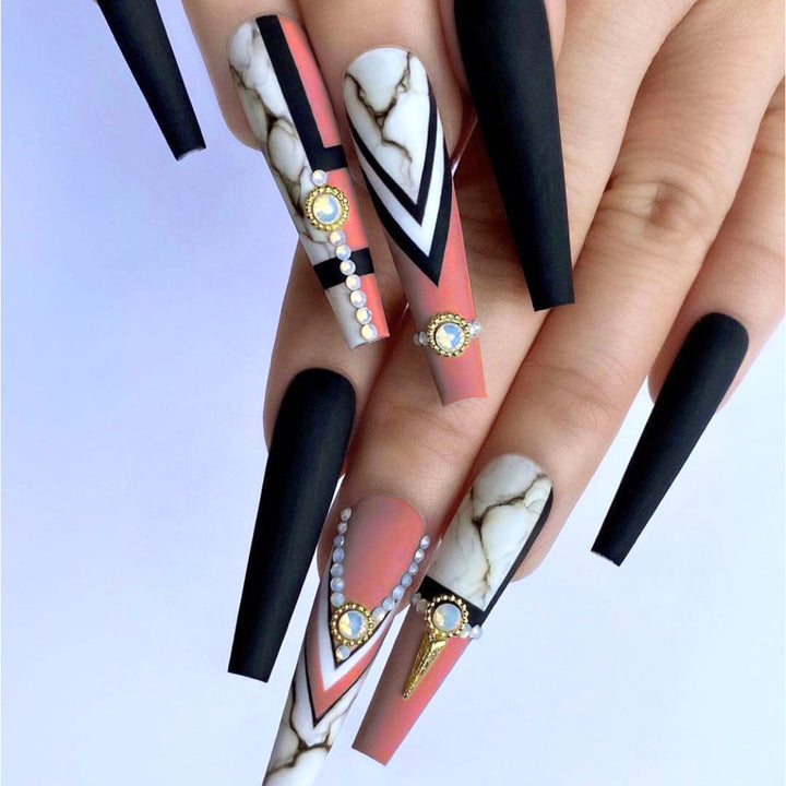 Glamouröse von Marmor inspirierte Stiletto-Nagelkunst Karnz