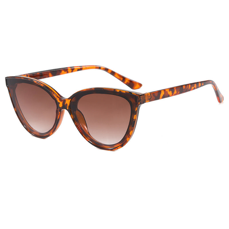 Damen modische Cat-Eye Sonnenbrille mit gradienten Gläsern Karnz