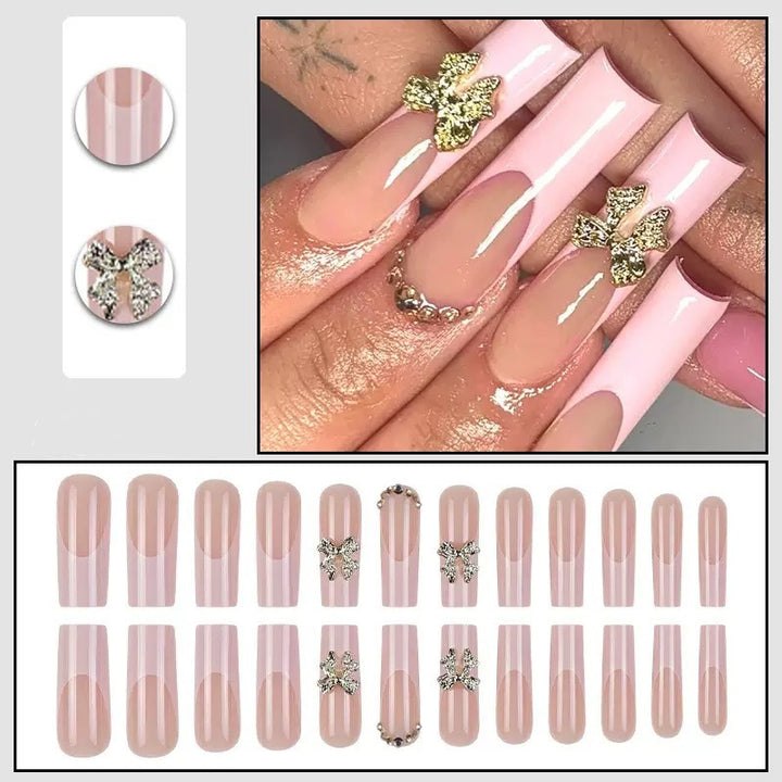 Kunstnagelspitzen mit glamourösen Blütenverzierungen Karnz