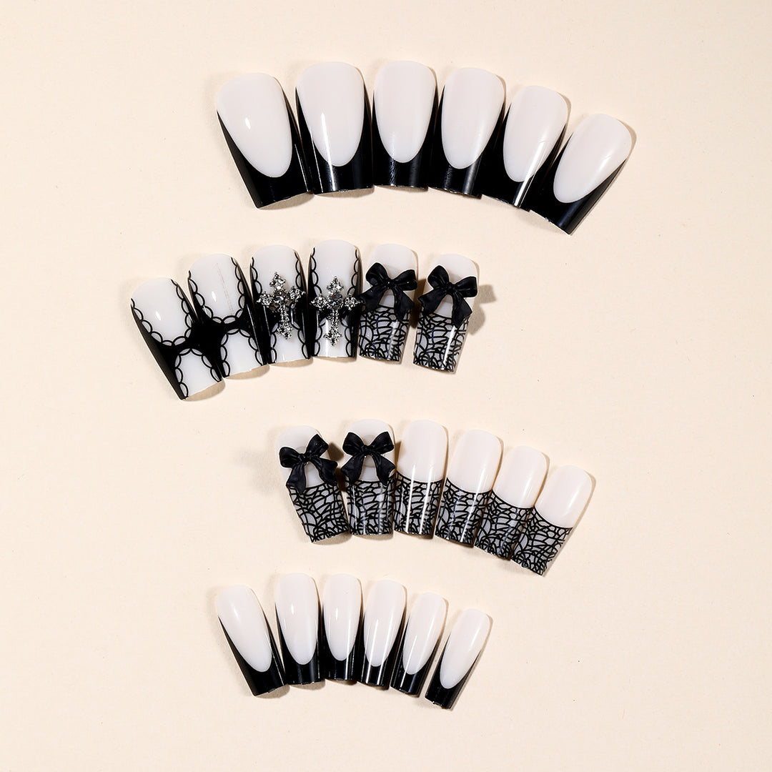 Gothic inspirierte Stiletto-Nagelkunst-Erweiterungen Karnz