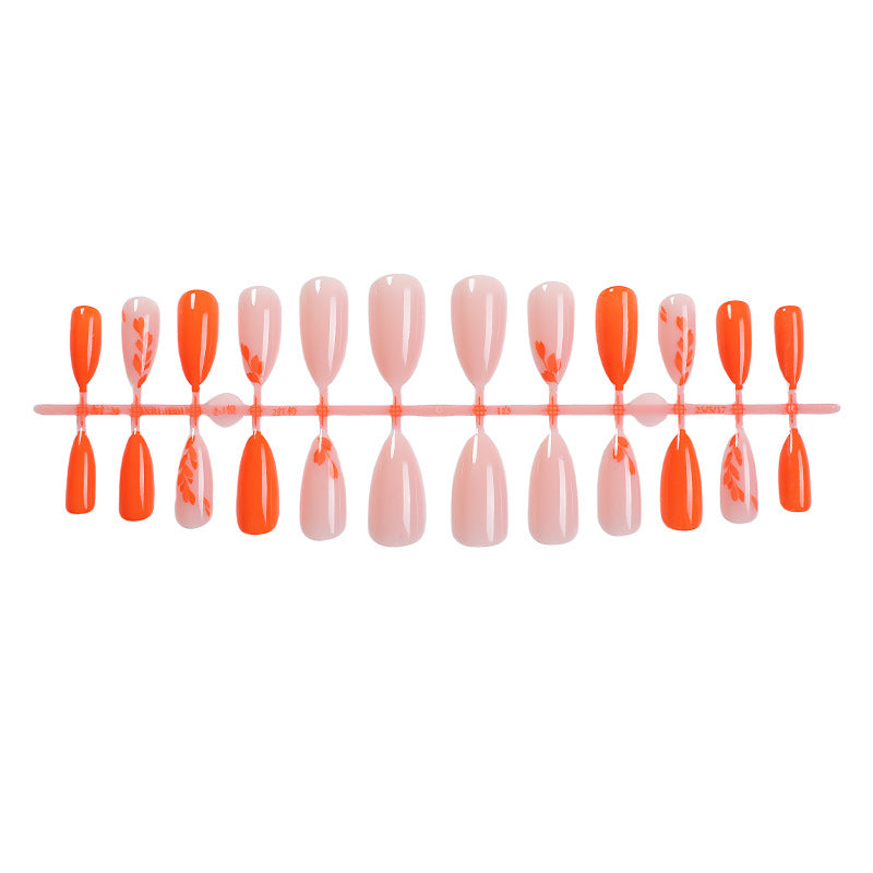 Künstlerisches Press-On Nail Set mit saisonalen floralen Designs Karnz