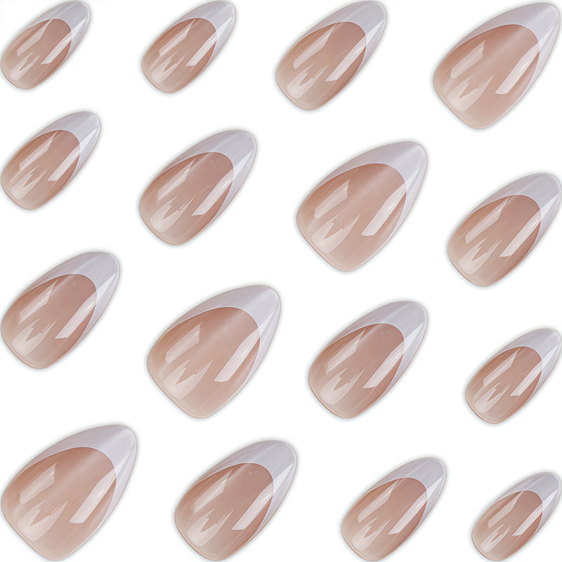 Elegantes französisches Tip Press-On Nageldesign Karnz