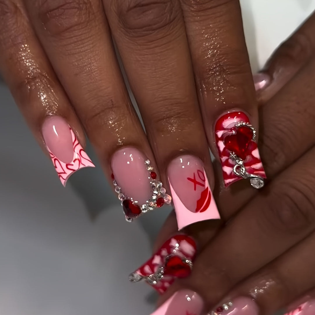 Romantisches Herz-Themen Press-On Nagelkunst Set Karnz