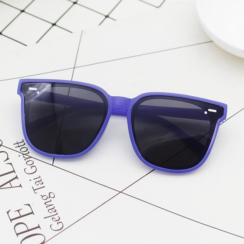 Damen moderne Sonnenbrille mit filigranem Rahmen und UV-Schutz Karnz