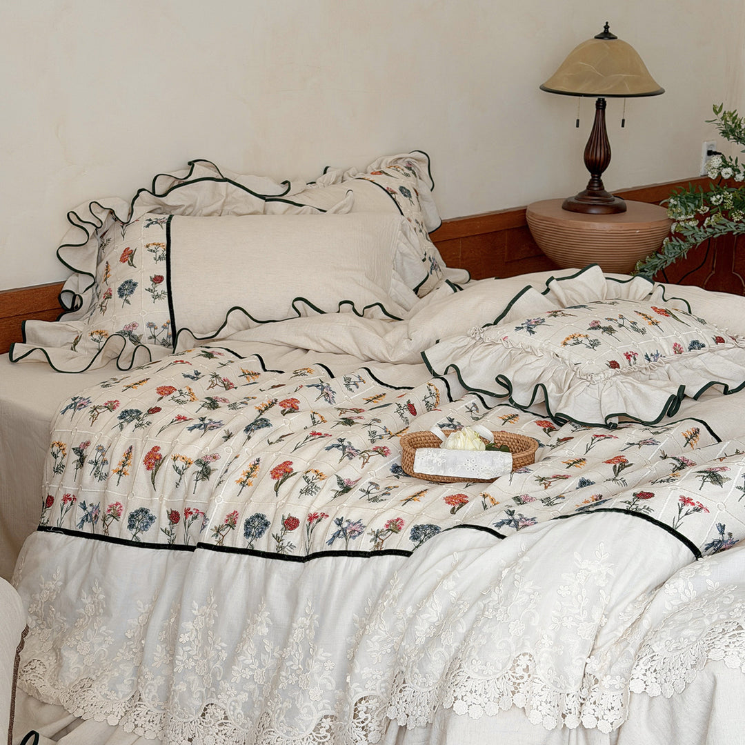 Boho-Bettwäsche-Set mit gesticktem Blumenmuster und Volantkissen Karnz