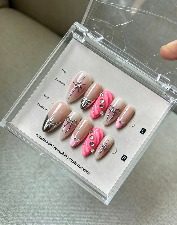 Künstlerisches Press-On Nagelkunst-Set mit Edelsteindetails