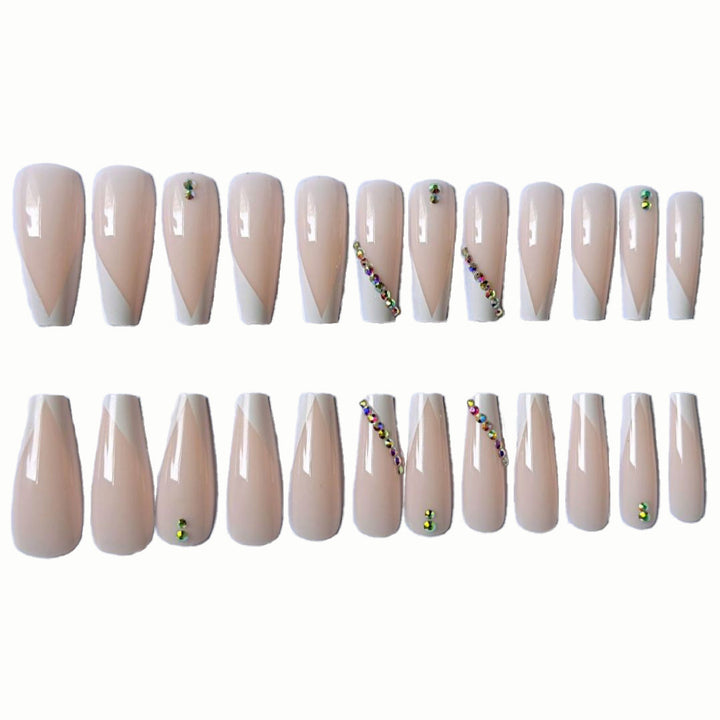 Elegantes Stiletto-Nagelkunst-Kit mit Strass-Akzenten