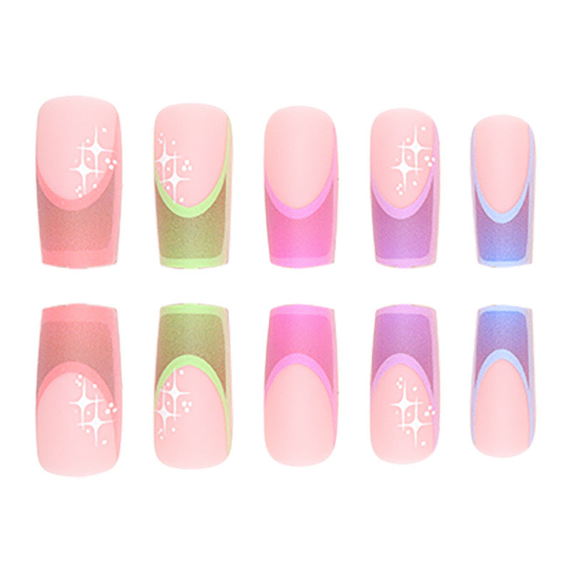 Kunstnagelset mit bunten geometrischen Designs und Glitzerakzenten Karnz