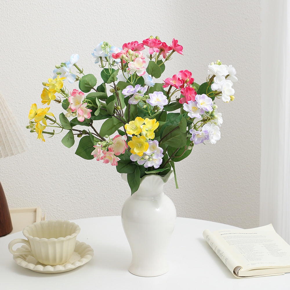Künstlicher Blütenzweig mit lebhaften rosa Blüten Karnz