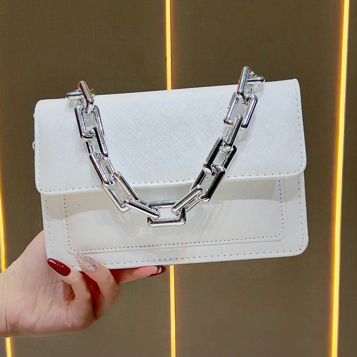 Elegante Handtasche mit Kettengriff