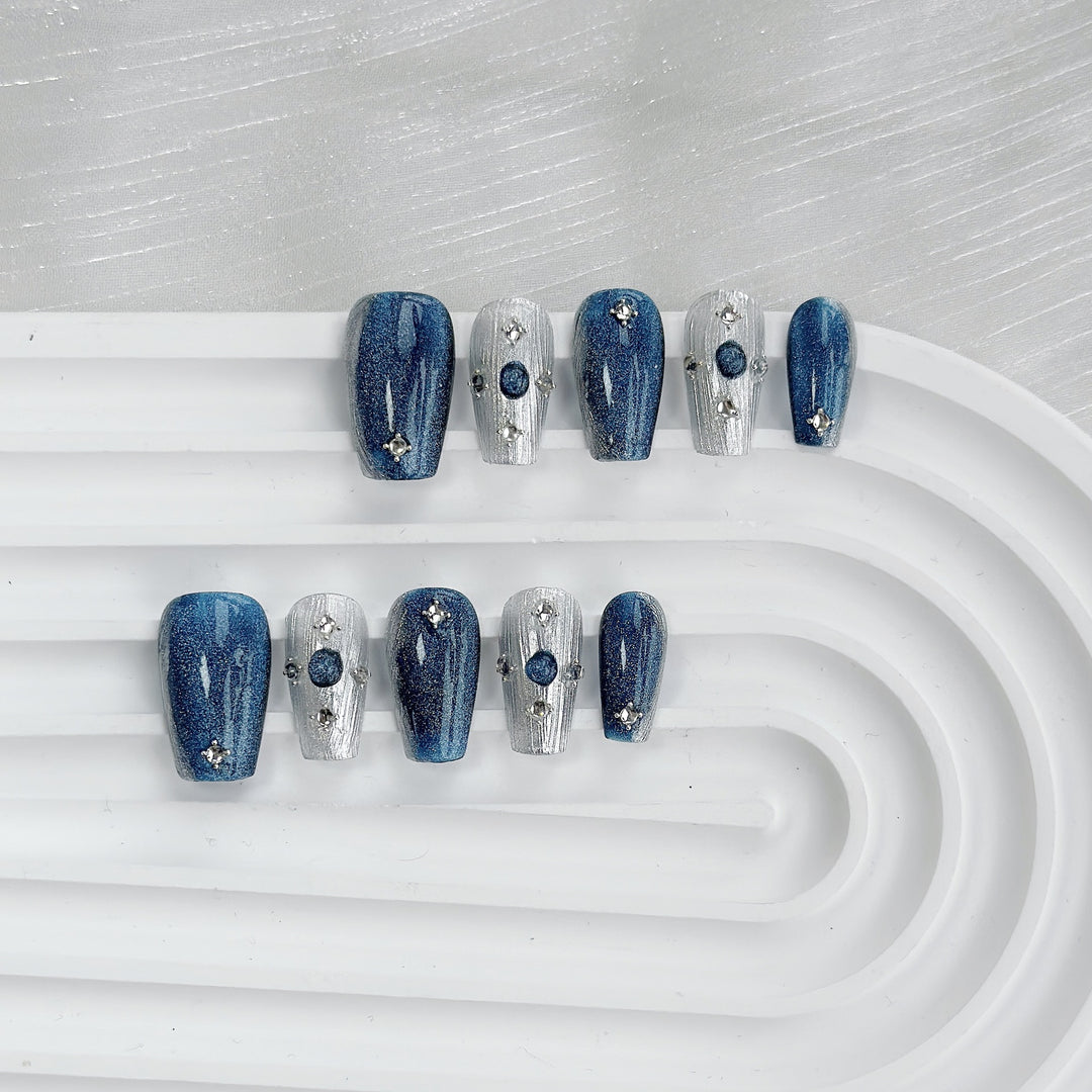 Herz dekoriertes Press-On Nagelset
