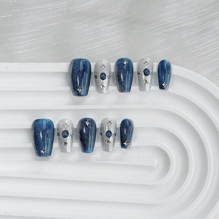 Herz dekoriertes Press-On Nagelset