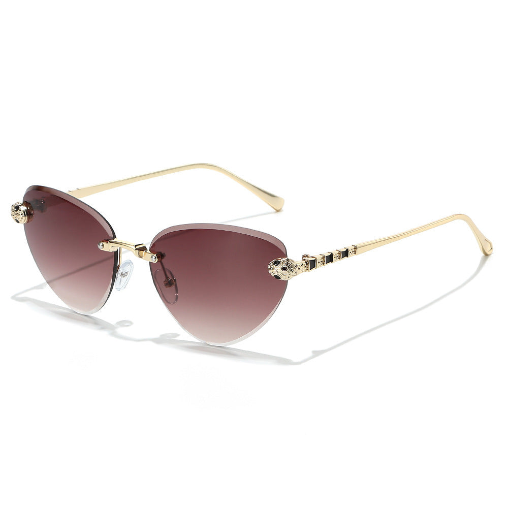 Designer Cat-Eye Sonnenbrille mit dekorativen Akzenten Karnz