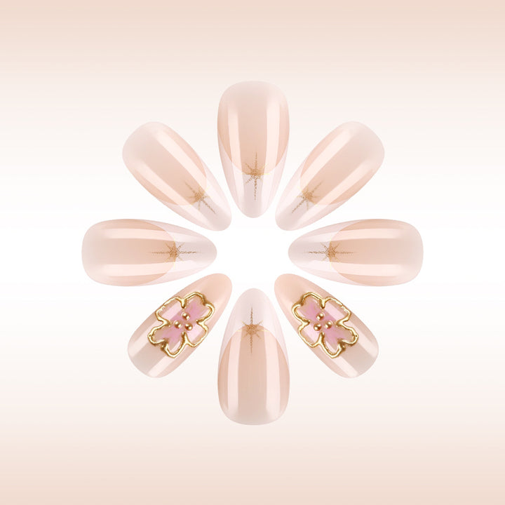 Elegante florale Gel-Nagelkunst Karnz