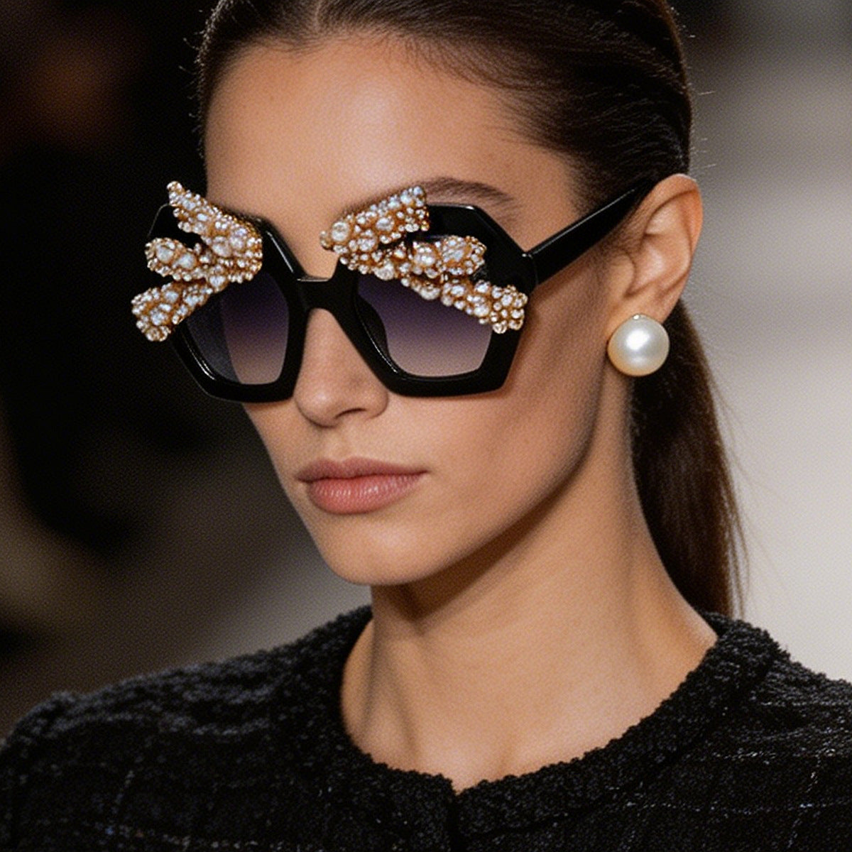 Damen Statement-Sonnenbrille mit funkelndem Kristallrahmen Karnz