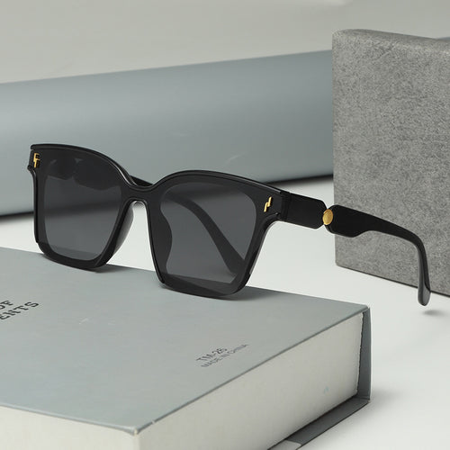 Damen Modische Sonnenbrille mit stilvollem Rahmen Karnz