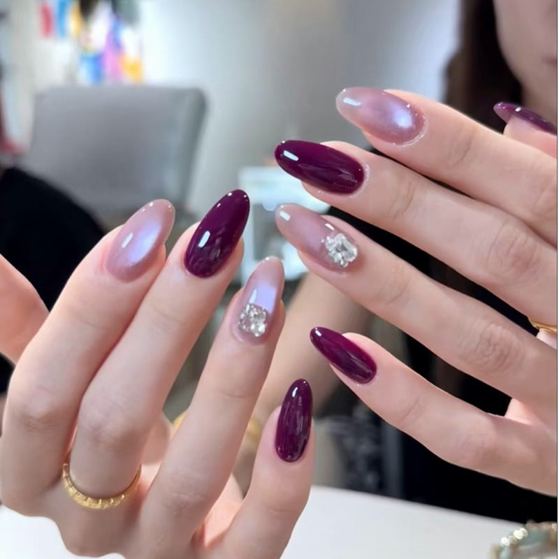 Elegantes Stiletto-Nagelkunst-Set mit funkelnden Akzenten Karnz