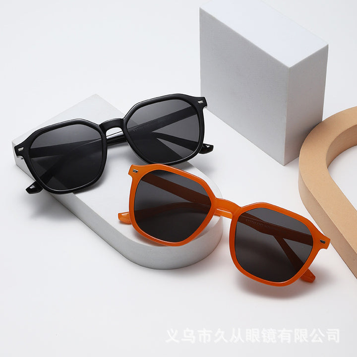 Damen stilvolle Sonnenbrille im modernen Polygonalen Design Karnz