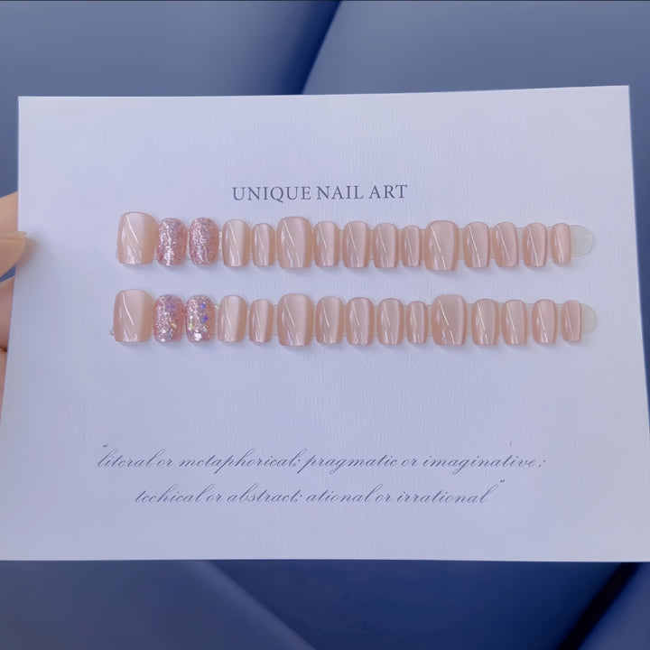 Künstlerisches Press-On Nagelset Karnz