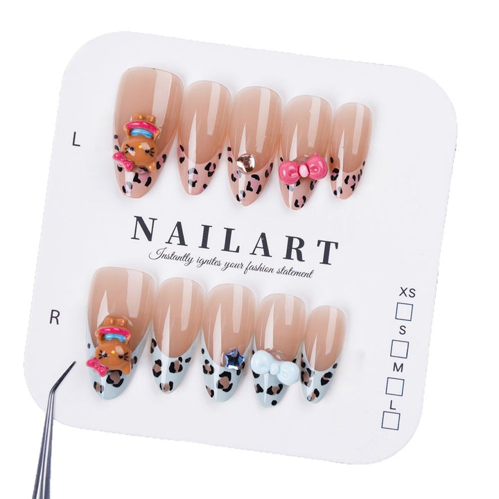 Modischer Press-On Nagelset Karnz
