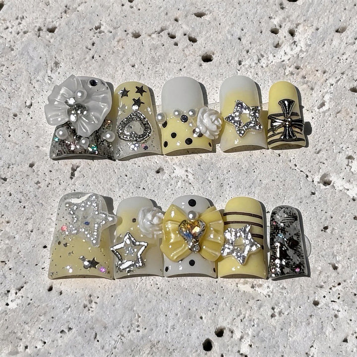 Dekoratives Stern-verzierte Press-On Nagelset