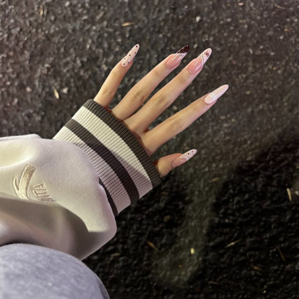 Zeitgenössische Kunst Nagelverlängerungen