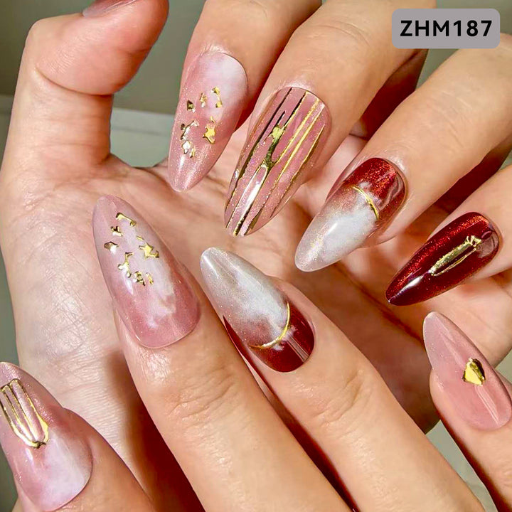 Elegantes Press-On Nagelkunst-Set Karnz