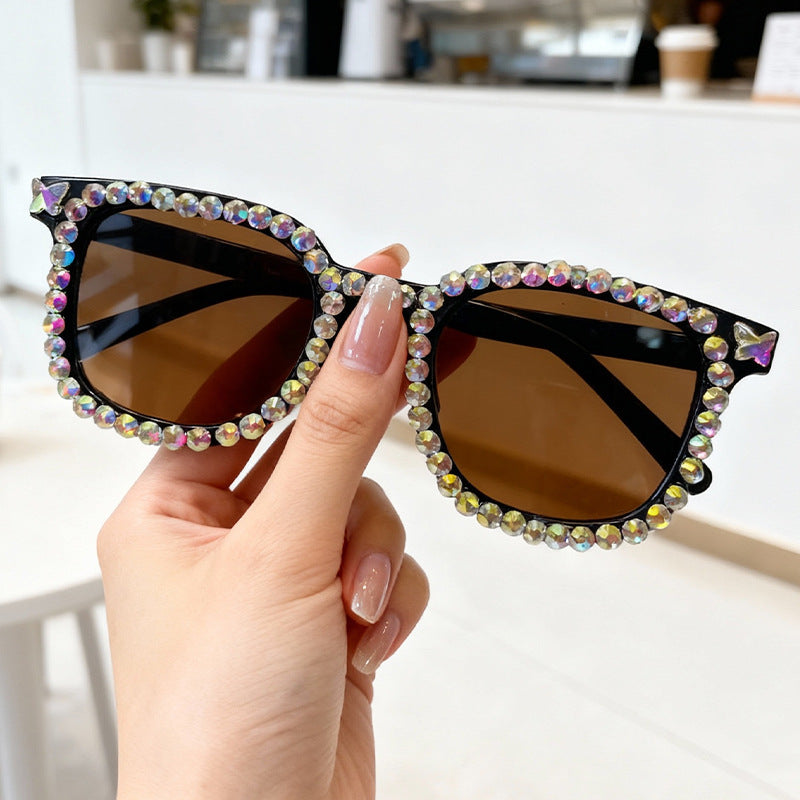 Kristall-verzierte Katzenaugen-Sonnenbrille Karnz
