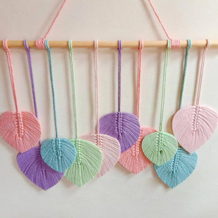 Woven Heart Wandbehang Karnz