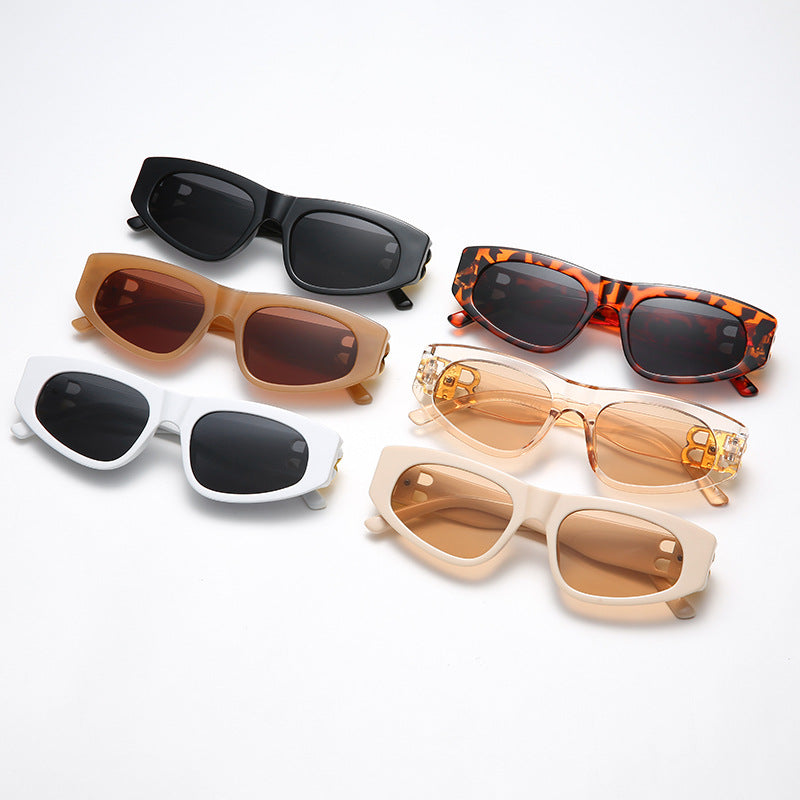 Damen Designer-Sonnenbrille mit luxuriösen Rahmenakzenten Karnz