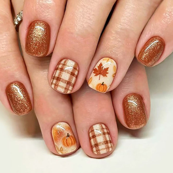 Saisonale herbstliche Nagelkunst