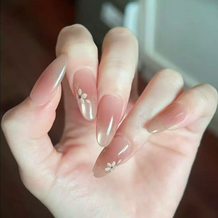 Dekorative Nagelkunst Karnz