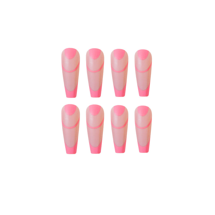 Kreative Nagelkunst mit geometrischem Design Karnz