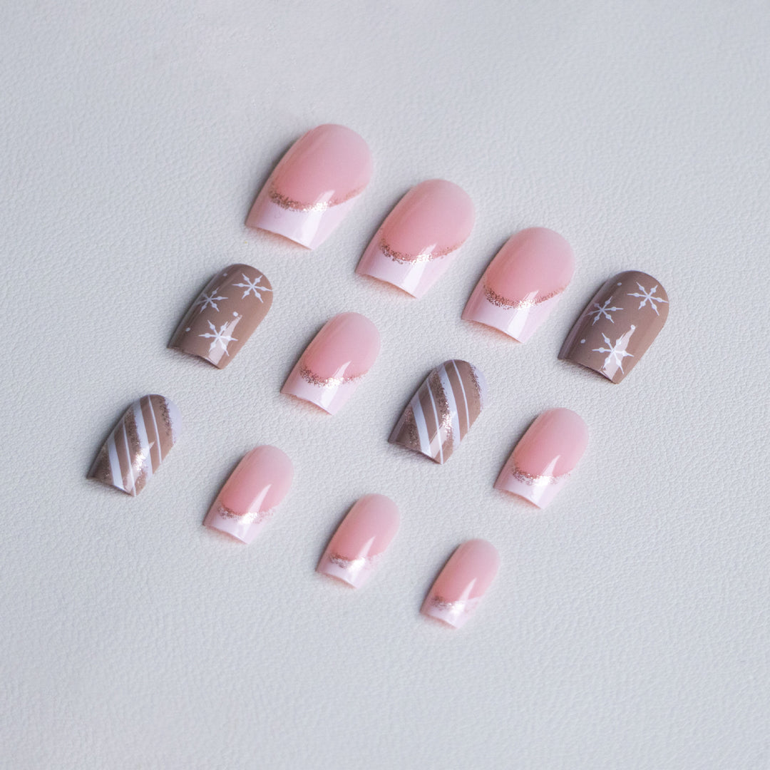 Trendige Feiertags-Nagelkunst-Set