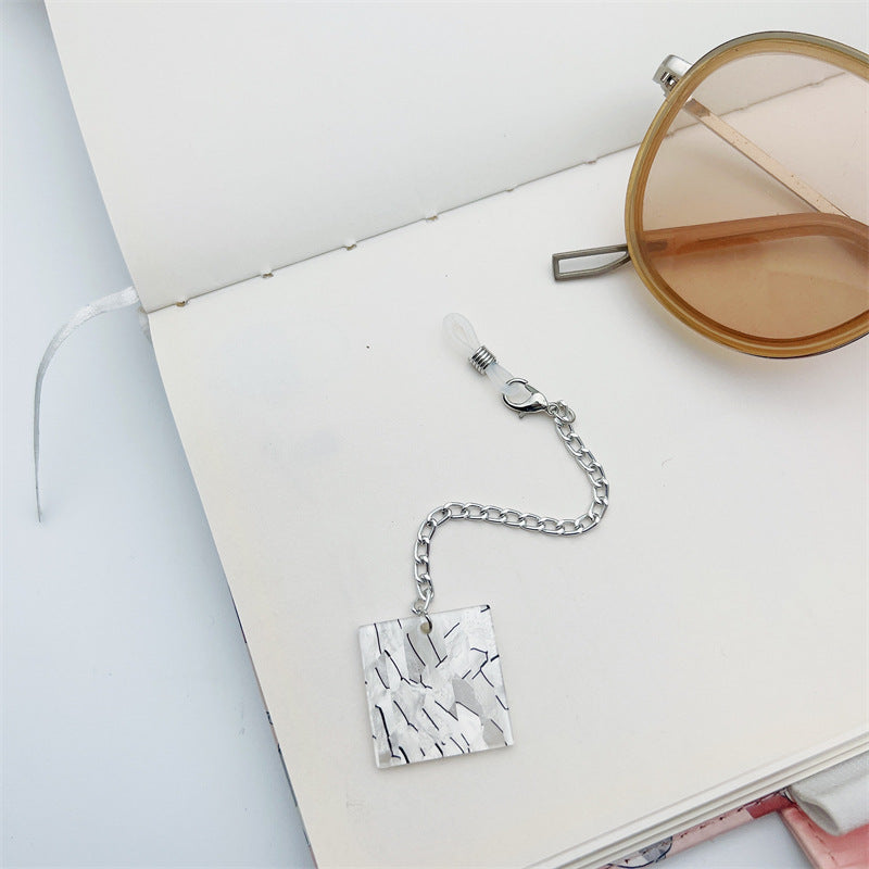 Herz-Design Brillenkettenhalter Karnz