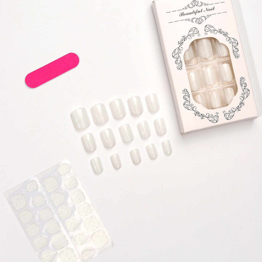 Glänzende Press-On-Nagelspitzen-Kollektion Karnz