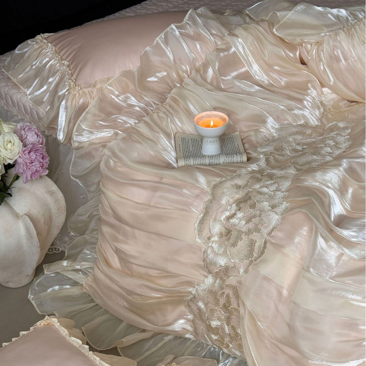 Luxuriöses Satin-Bettwäsche-Set mit volants und Spitzenbesatz