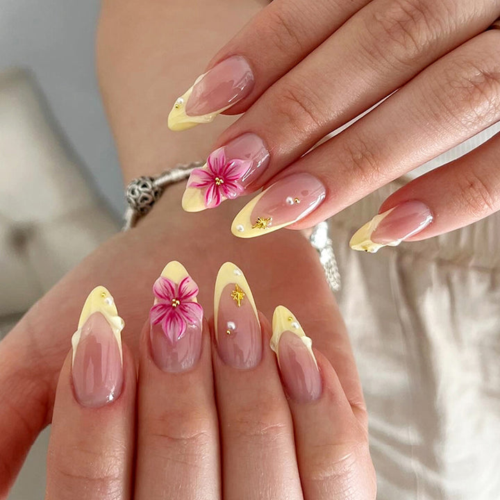 Elegantes blumeninspiriertes Press-On-Nagel-Set Karnz