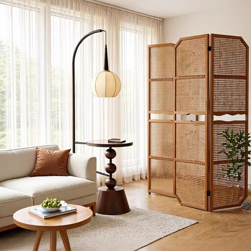 Moderne dekorative Stehlampe mit geschwungenem Design