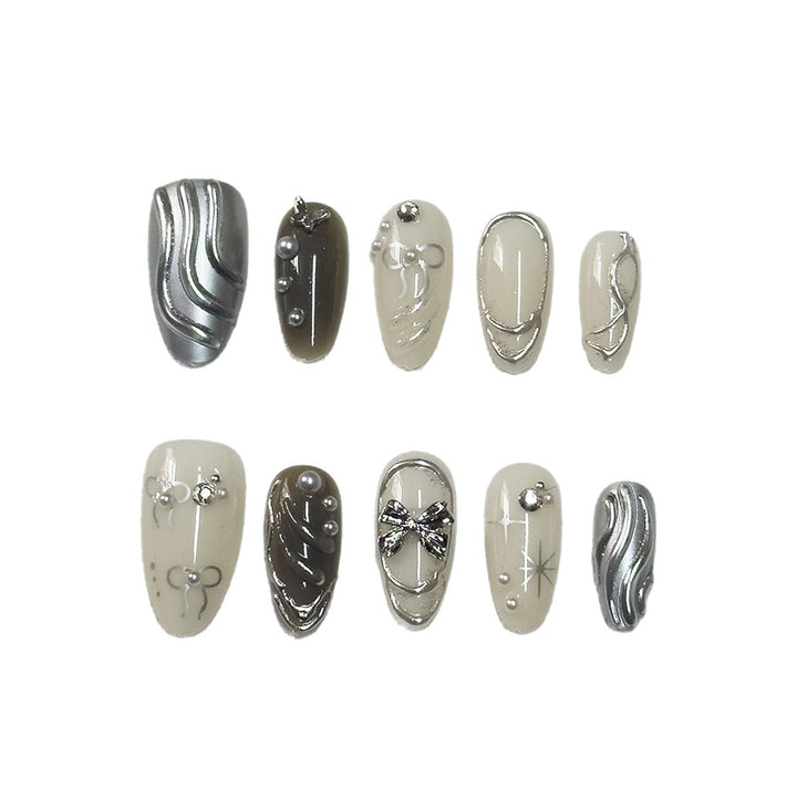 Künstlerisches Nageldesign Karnz