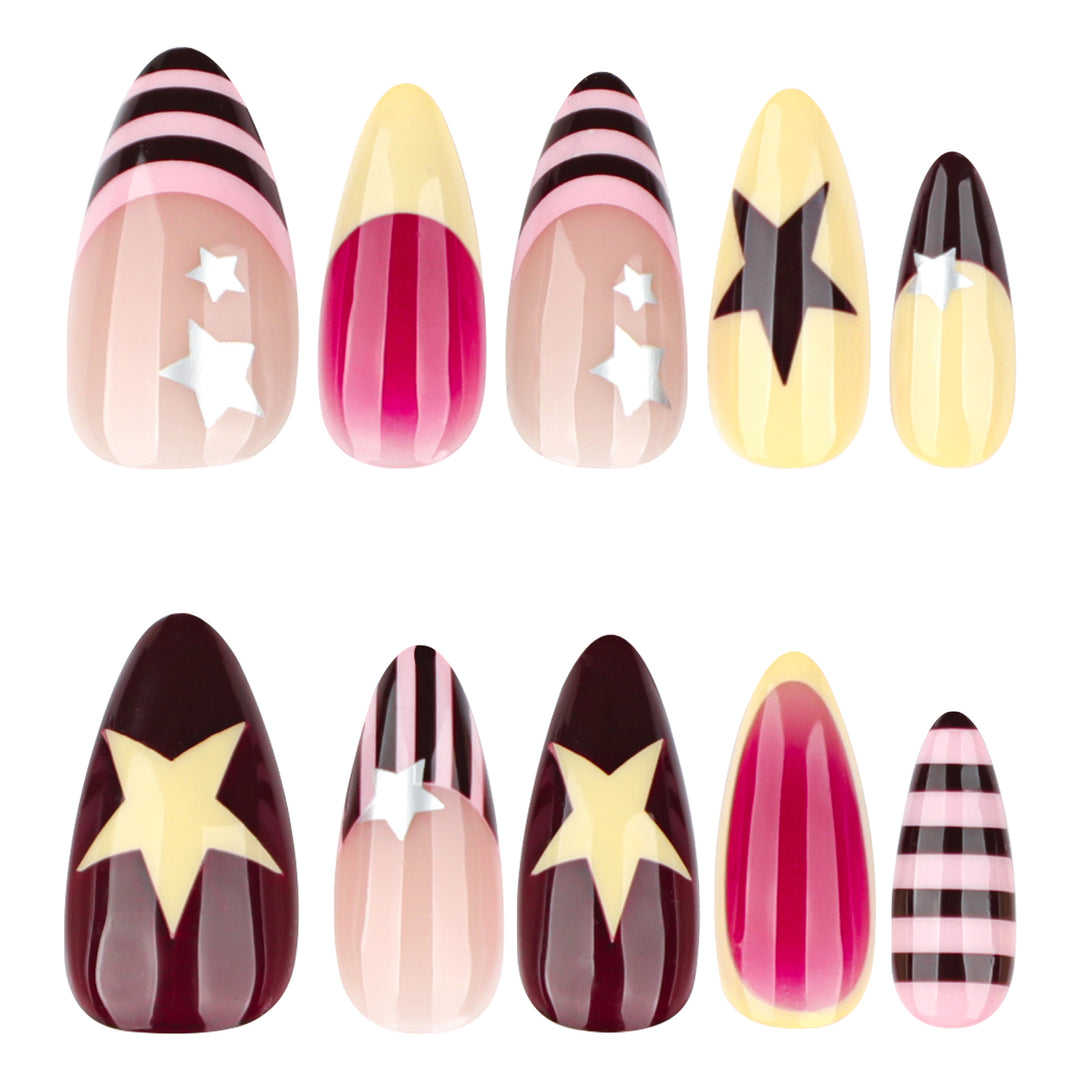 Kreative Nagelkunst mit Sternen-Design Karnz