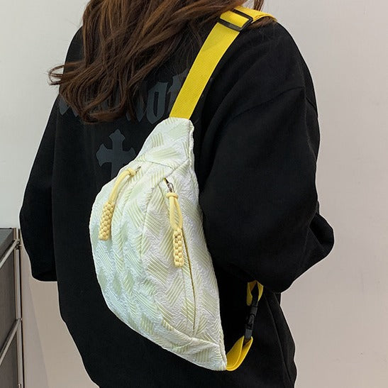 Stylische gemusterte Gürteltasche