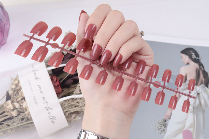 Natürliche glänzende Press-On-Nagelspitzen Karnz