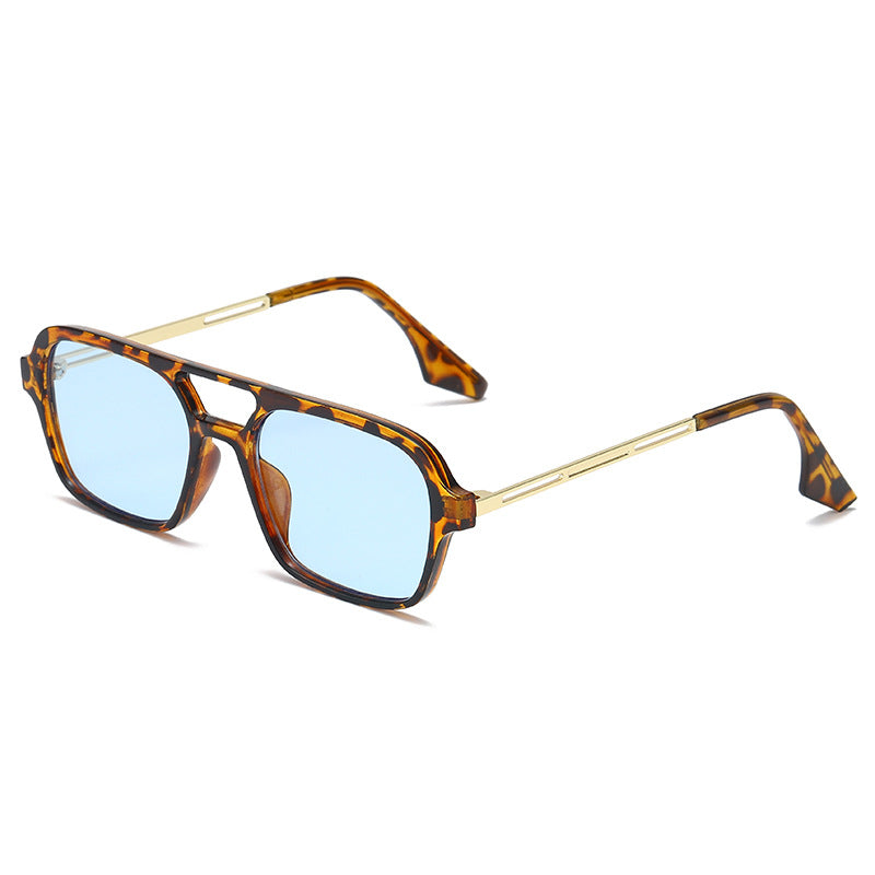 Damen trendige quadratische Sonnenbrille mit transparentem Rahmen und sanften Gläsern Karnz