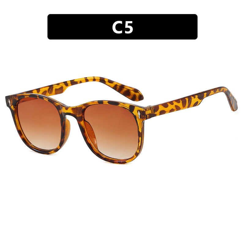Damen stylische Sonnenbrille mit ergonomischem Rahmen und schützendem UV-Filter Karnz