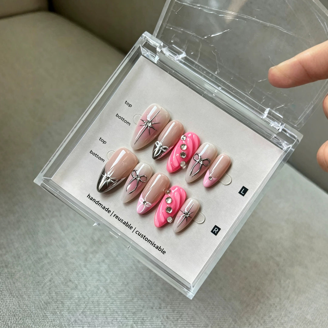 Künstlerisches Press-On Nagelkunst-Set mit Edelsteindetails