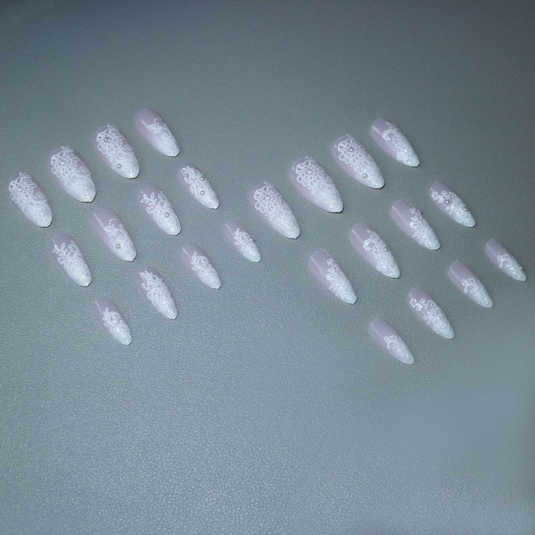 Elegantes Spitzen Design Acryl Nagelkunst Set