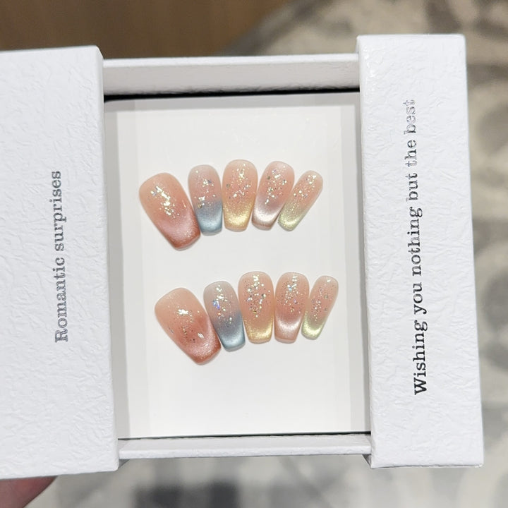 Elegante Kunstnagelspitzen mit Ombre-Effekt Karnz