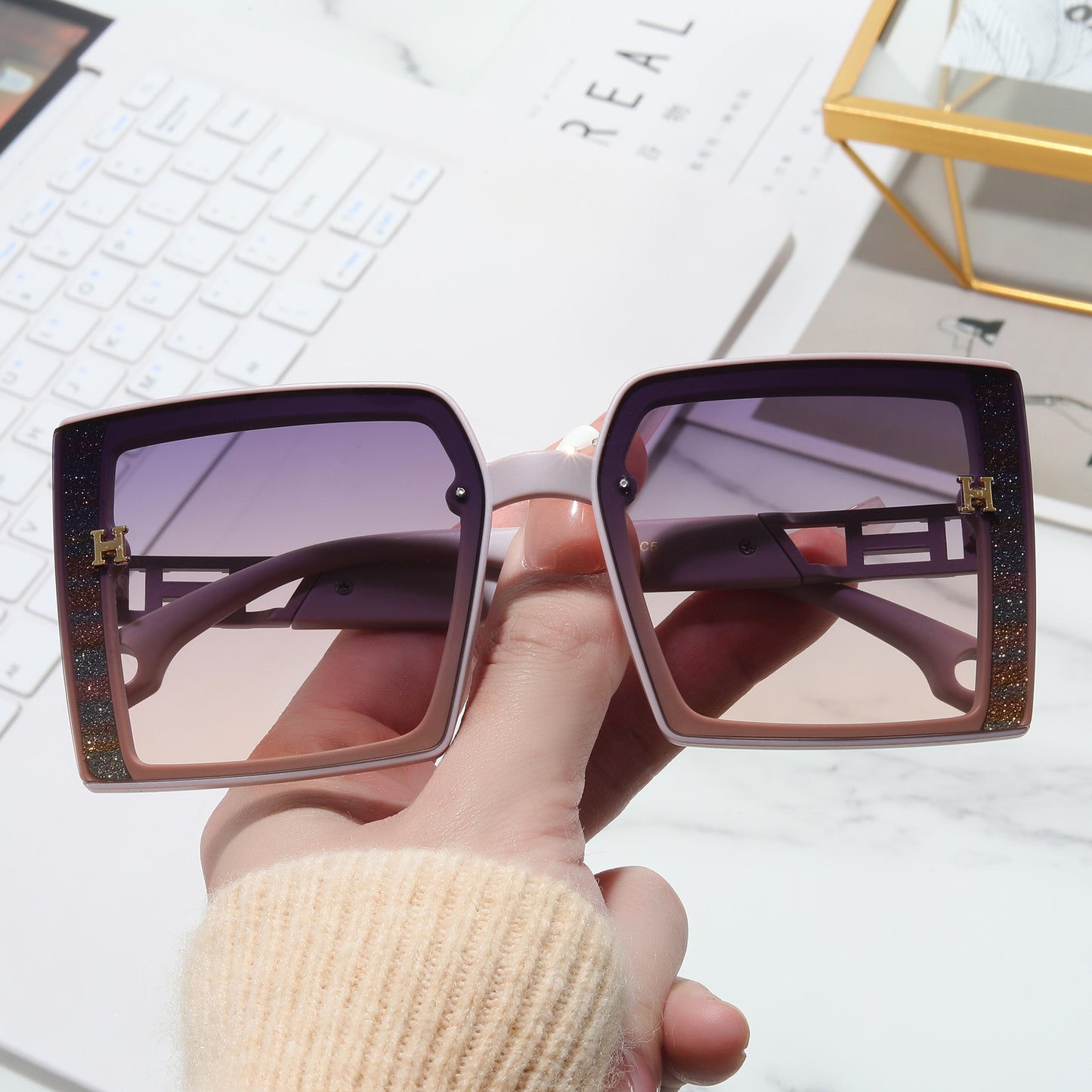 Damen modische Sonnenbrille mit extravagantem, rechteckigem Rahmen Karnz